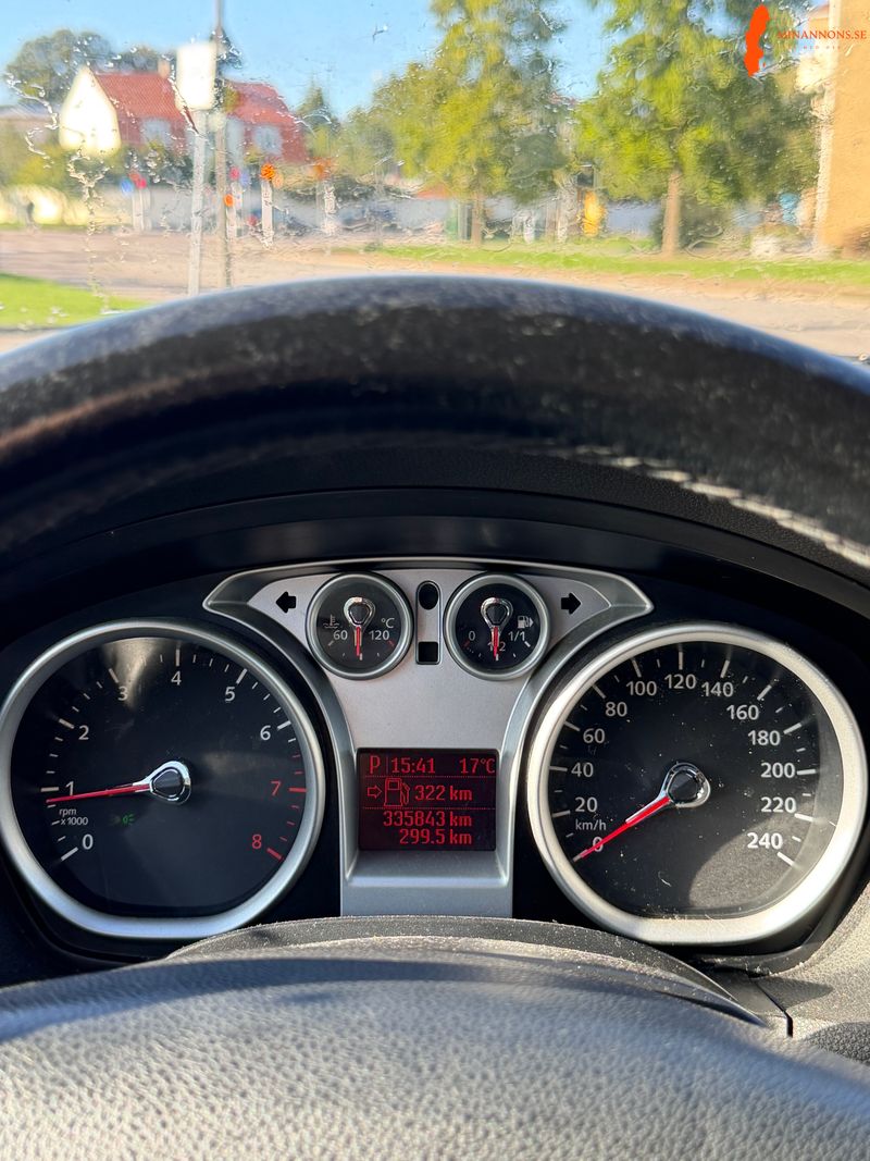 ford-ford-da3-focus-16-16v-fwd