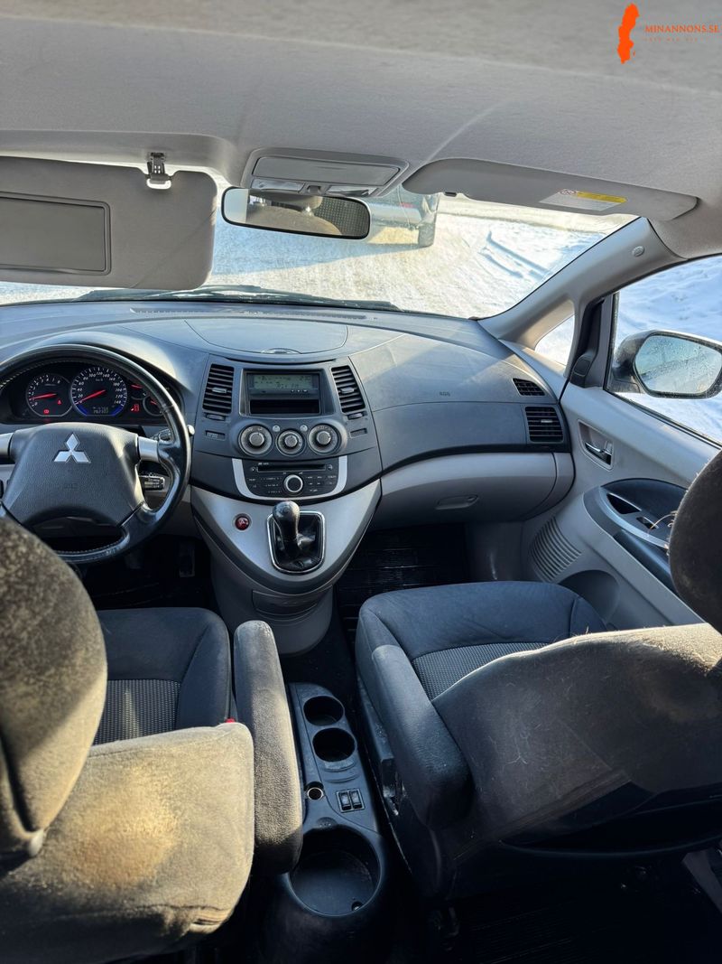 mitsubishi-grandis-7-seater-24-mivec-manuell-165hk-2008