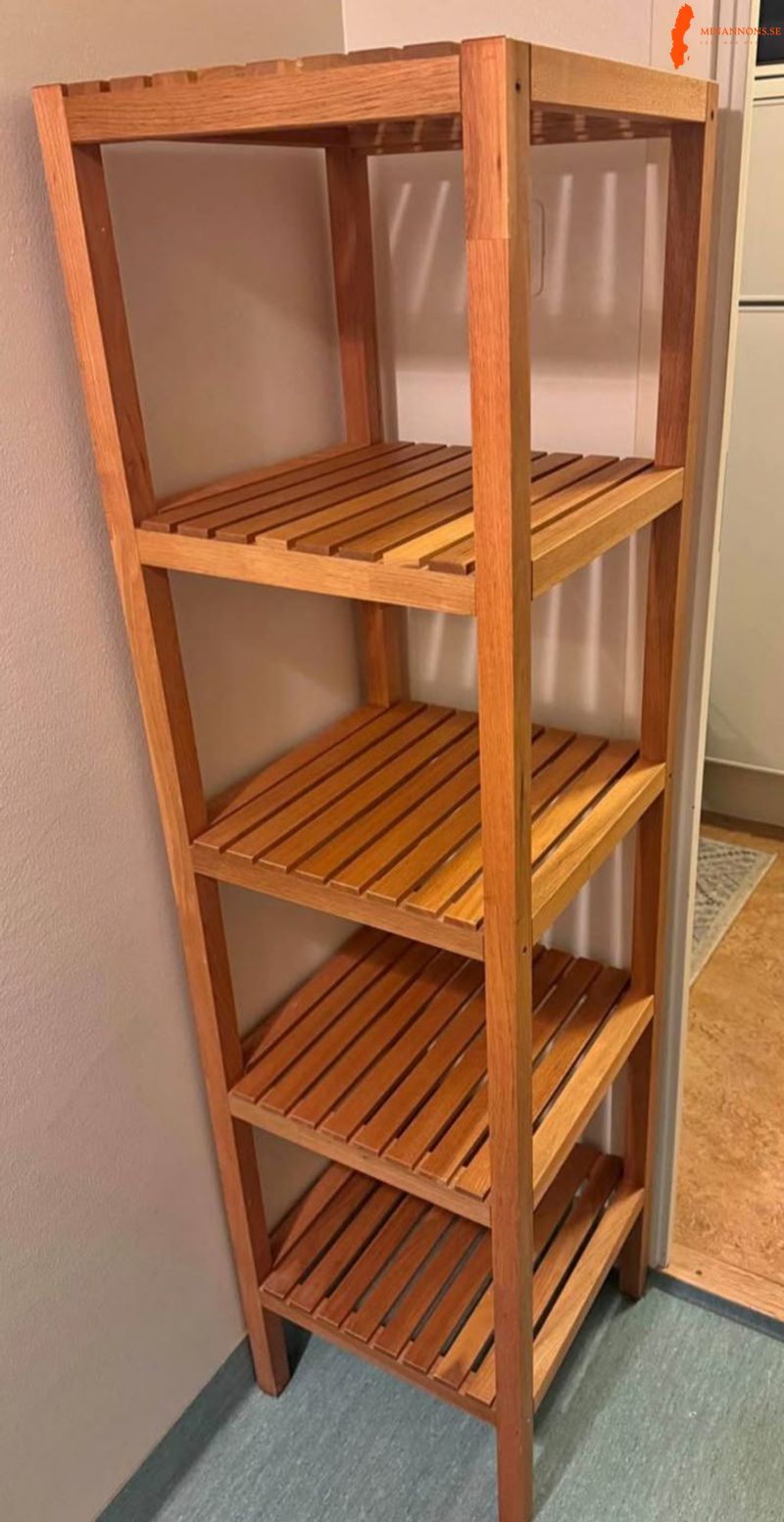 trahylla-i-ek-med-5-hyllplan-malmo-500kr