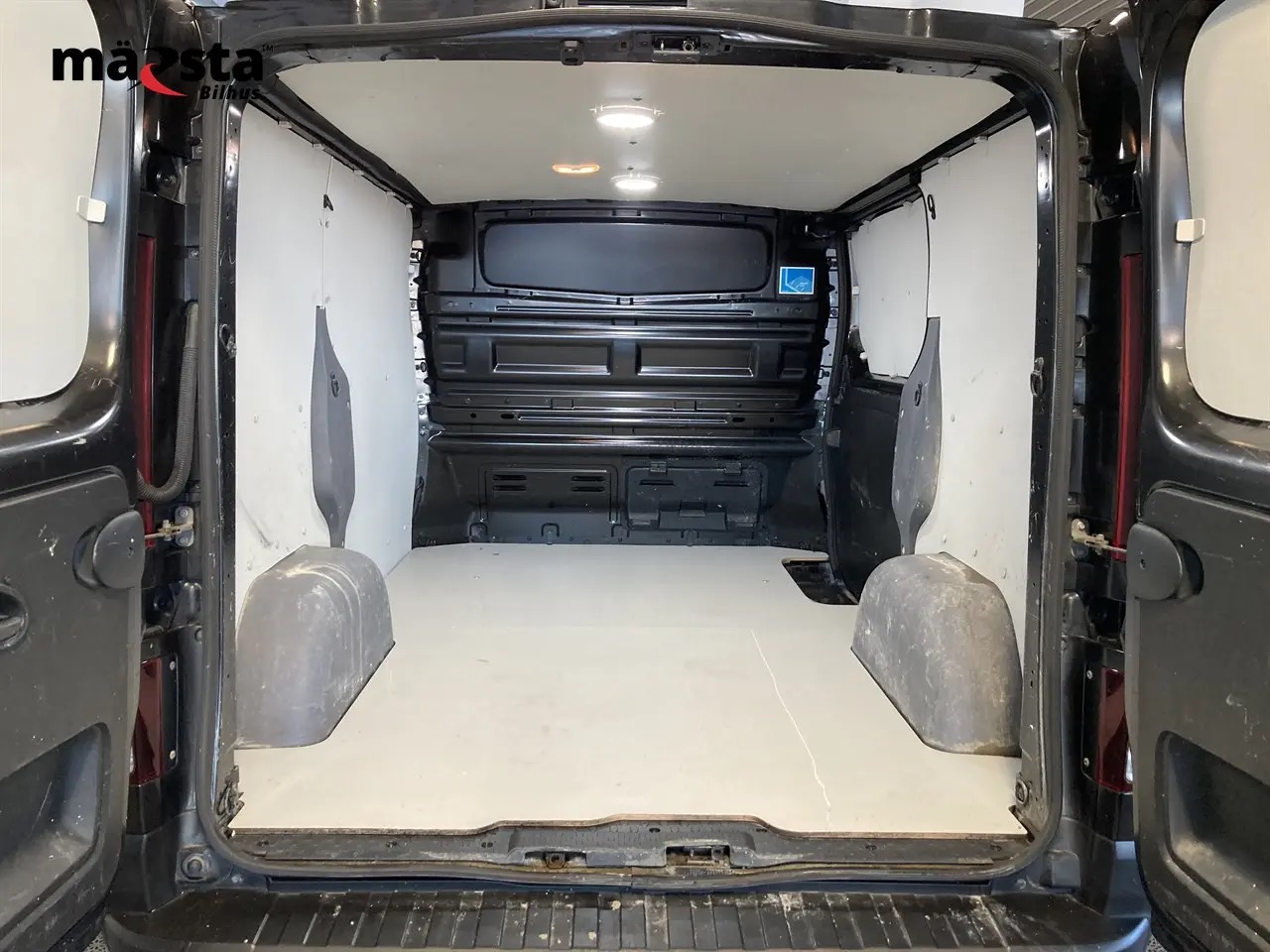 renault-trafic-skapbil-28t-20-dci-edc