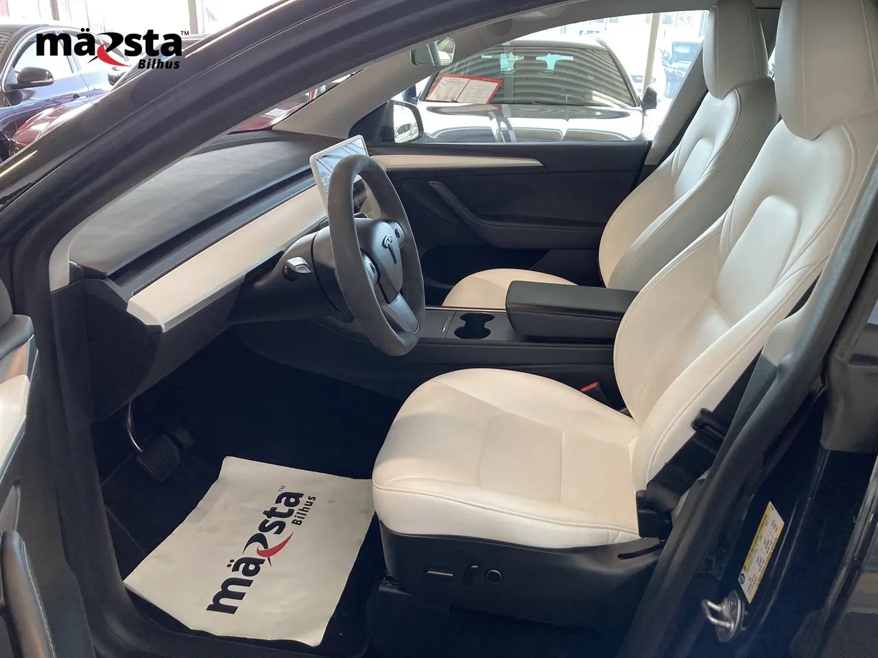 tesla-model-y-standard-range-rwd