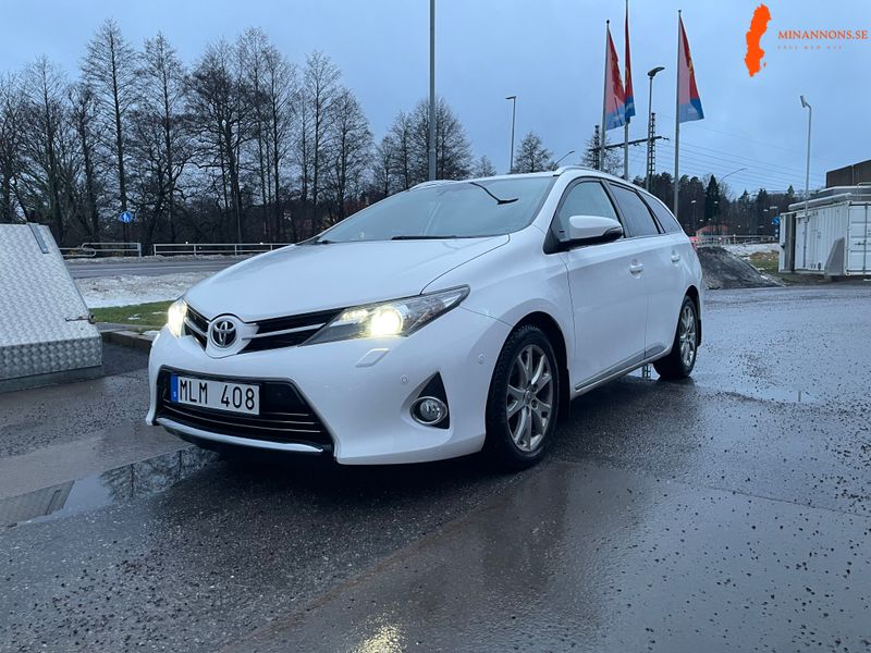 toyota-auris-touring-sports-20-d-4d-man-vhjuldrag