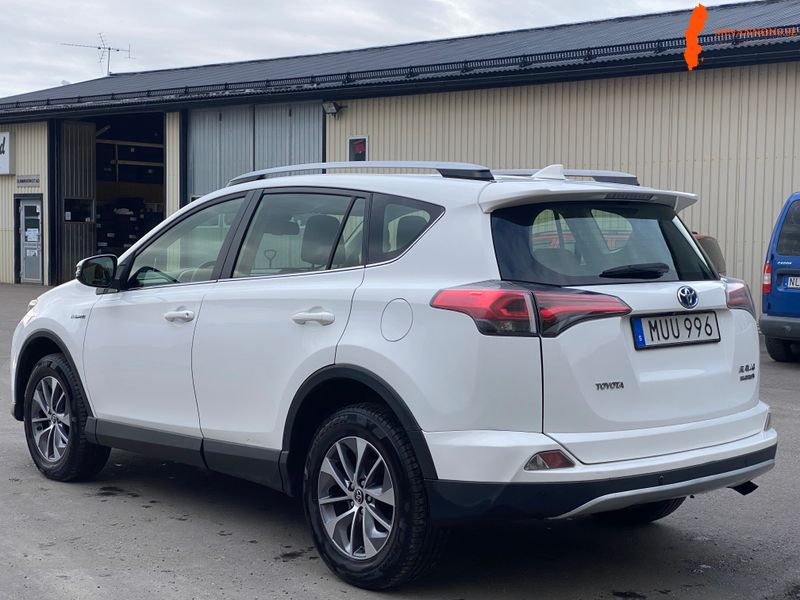 toyota-rav4-hybrid-2017