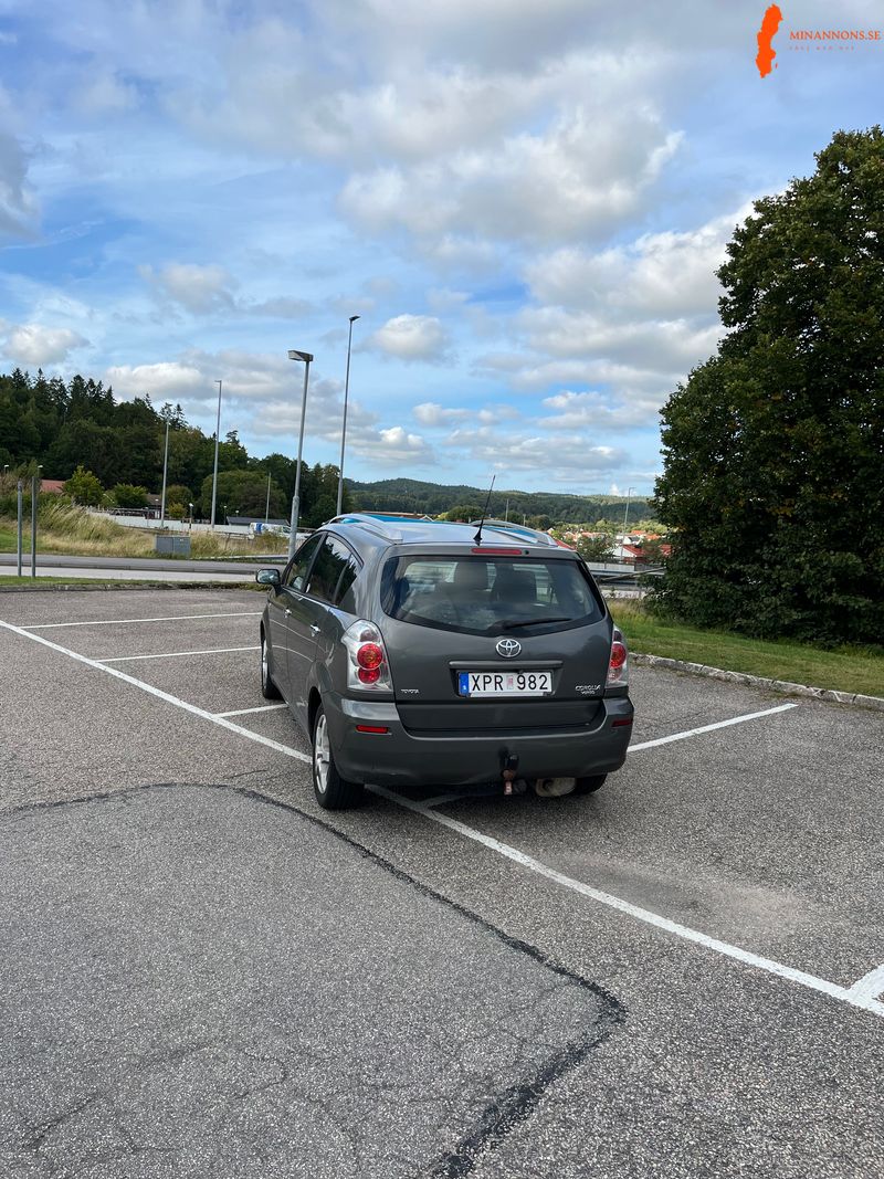 toyota-toyota-corolla-verso-18-vvt-i-fwd