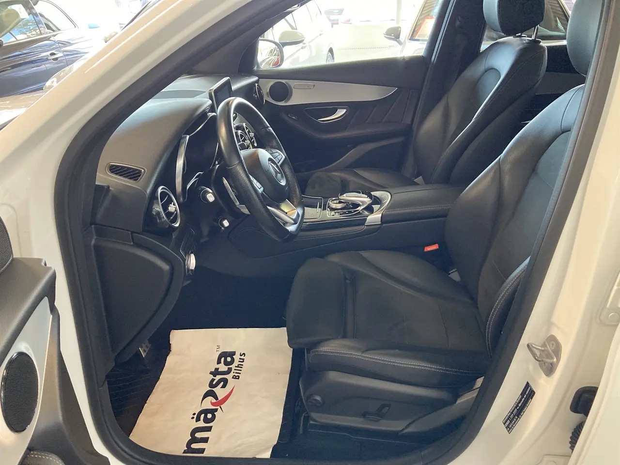 mercedes-benz-glc-220-d-4matic-9g-tronic