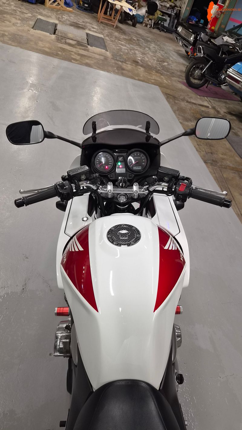 honda-cb1300-2005-endast-2897-mil-nyservad-toppskick
