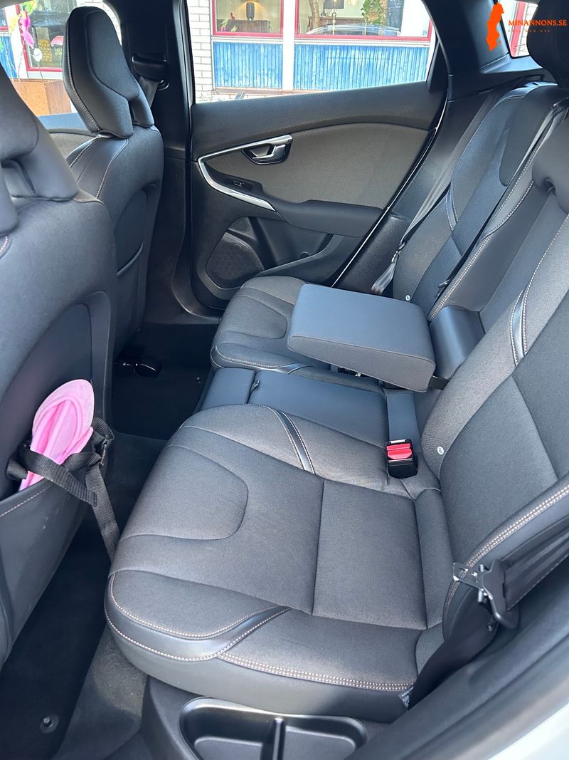 volvo-v40-cross-country-d2-20-fwd