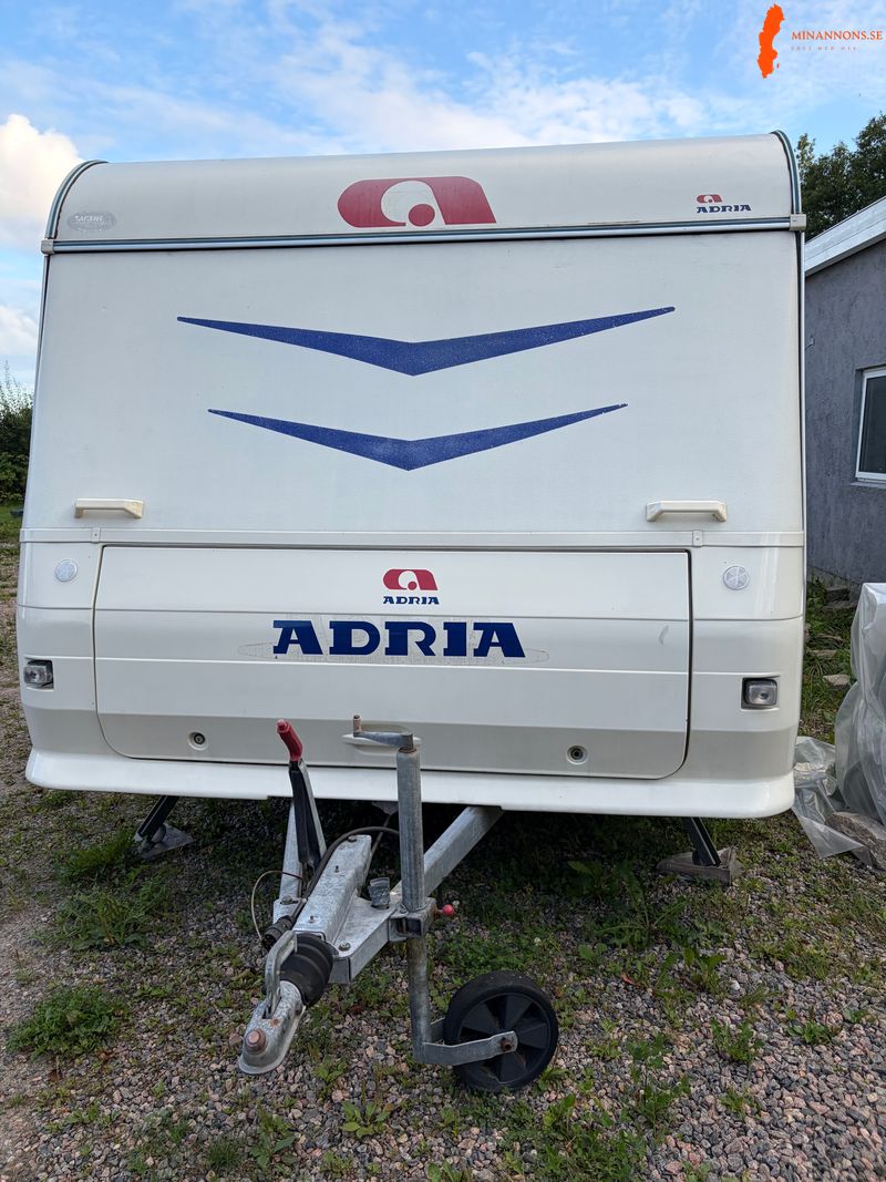 adria-unica-502-1997-besiktigad-till-2028-fortalt-golvvarme-22