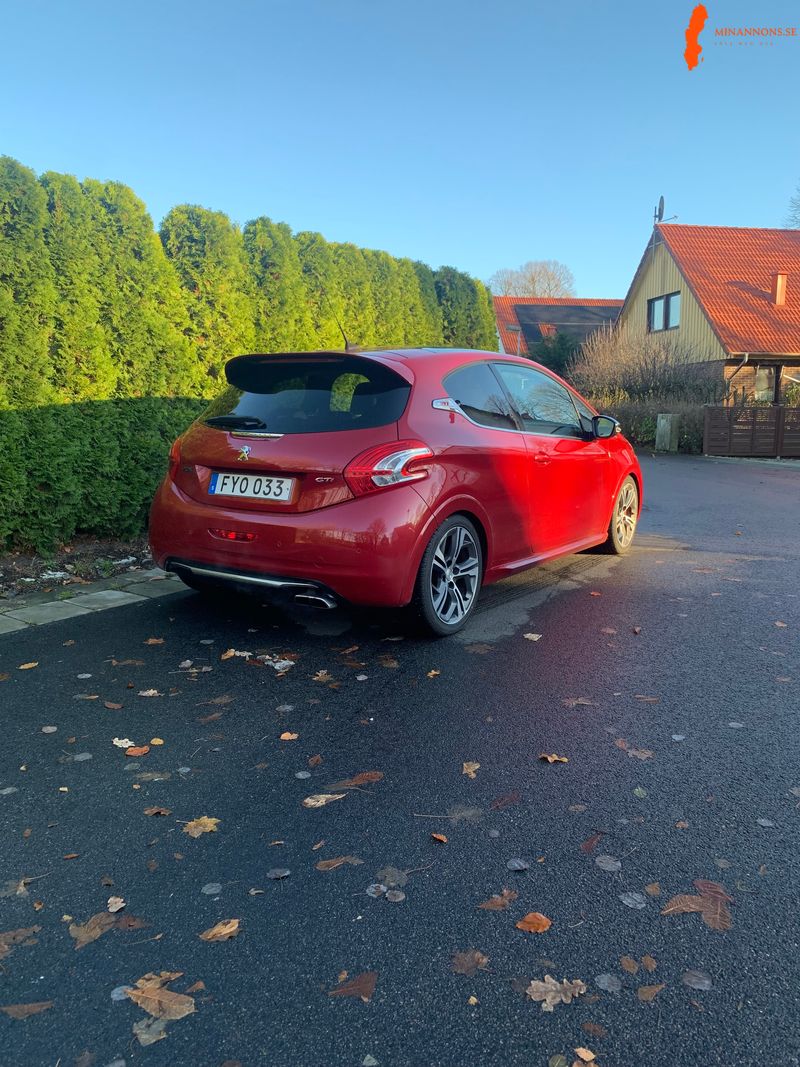 superfin-peugeot-208-gti