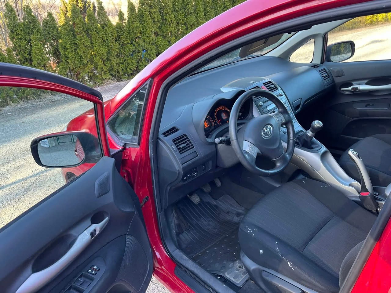 toyota-auris-5-dorrar-16-dual-vvt-i