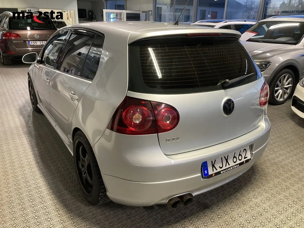 volkswagen-golf-5-door-gti-edition-30-20-turbo-fsi-dsg-sekventiell