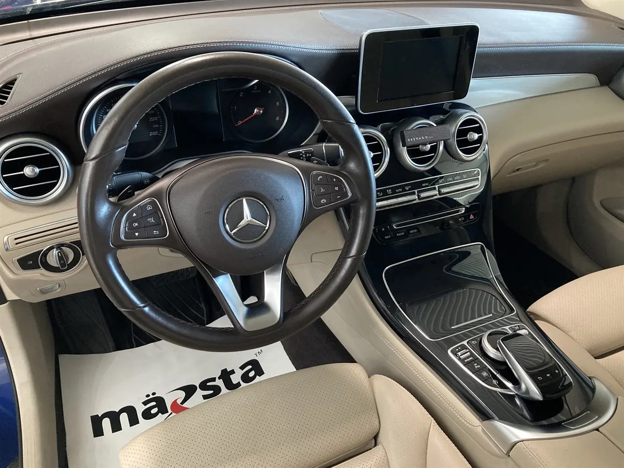mercedes-benz-glc-220-d-coupe-4matic-9g-tronic