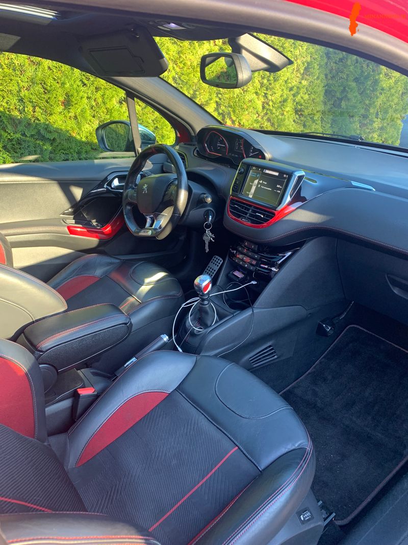 superfin-peugeot-208-gti