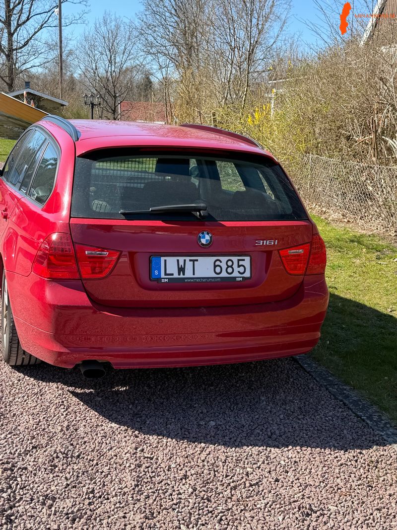 bmw-316i-touring-manuell-122hk-2012