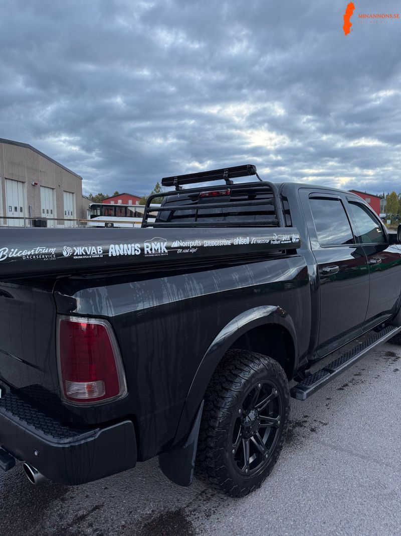 dodge-ram-1500-30-ecodiesel-30-d-v6-4x4