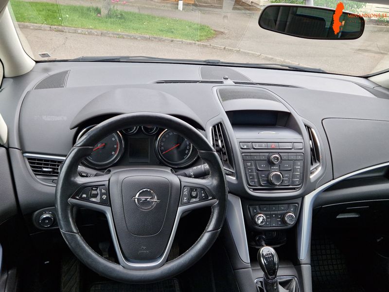 opel-zafira-tourer-16-cng