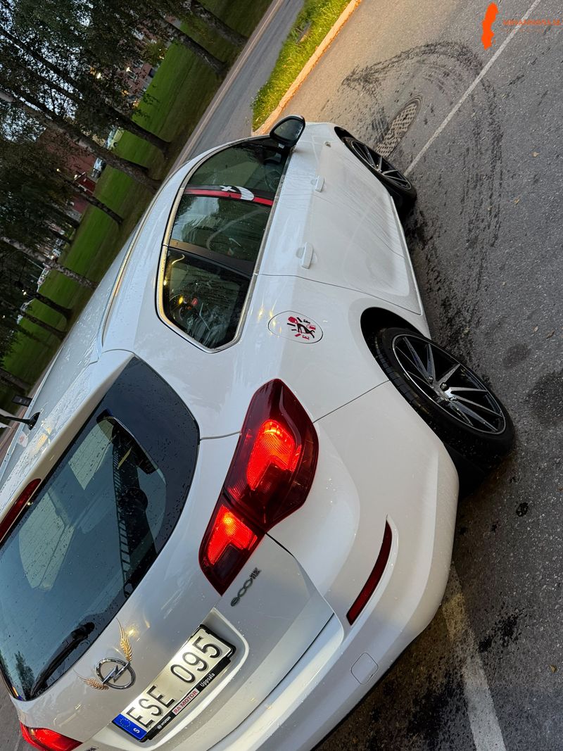 opel-astra-sports-tourer-17-cdti-ecoflex