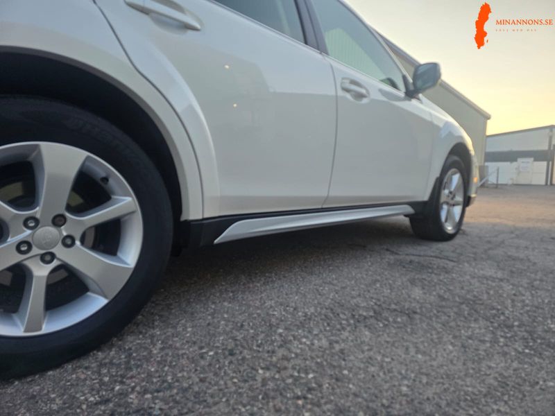 subaru-legacy-25i-awd