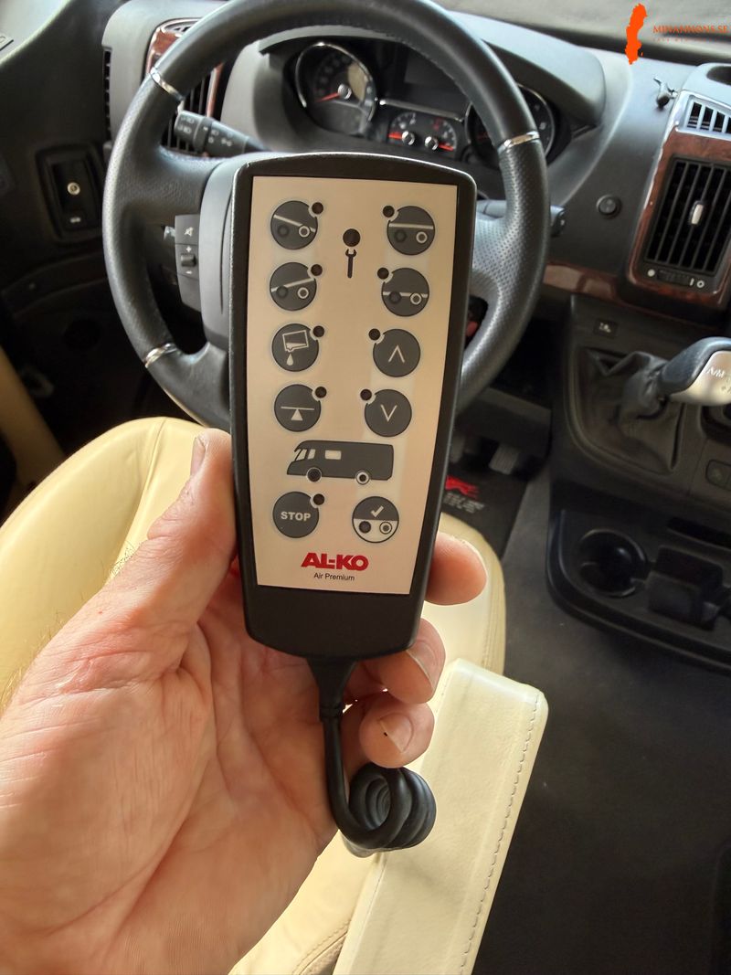 mycket-valutrustad-laika-kreos-7012-18