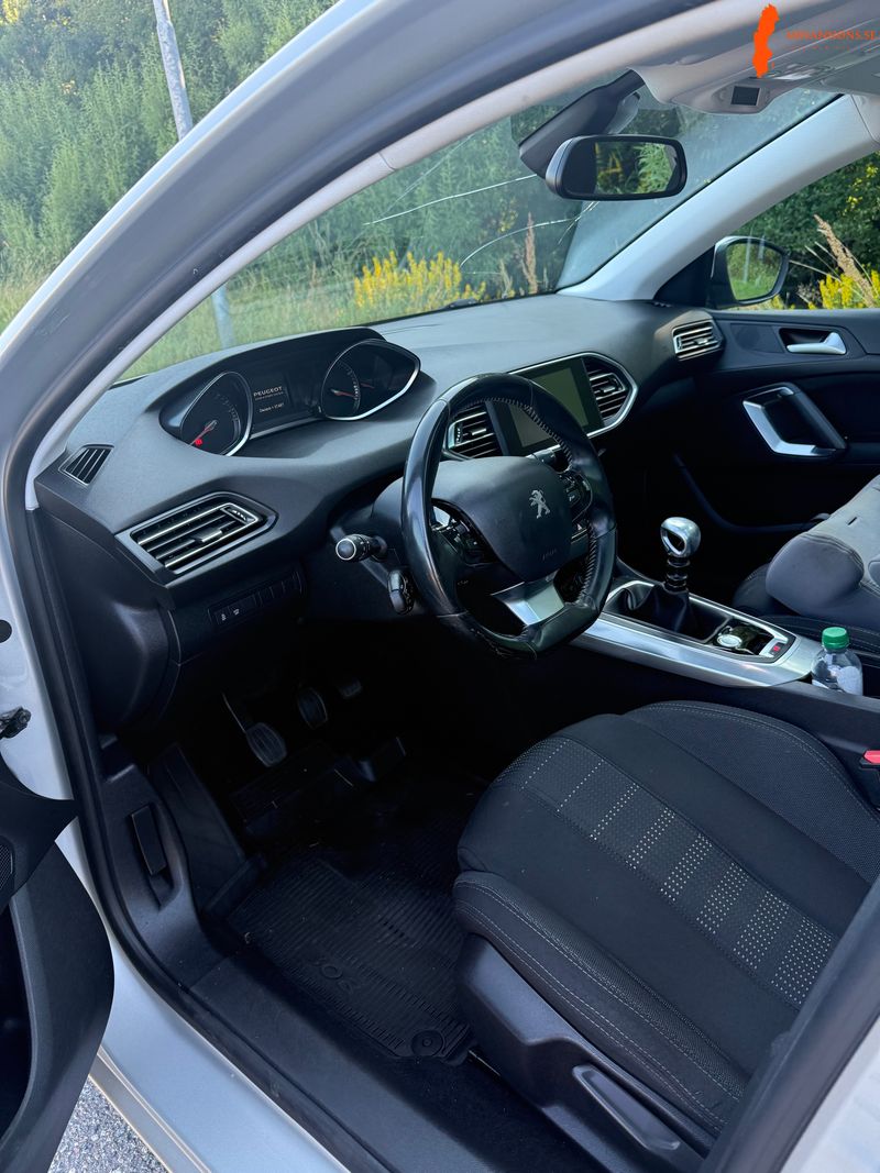 peugeot-308-12t-sw-panorama