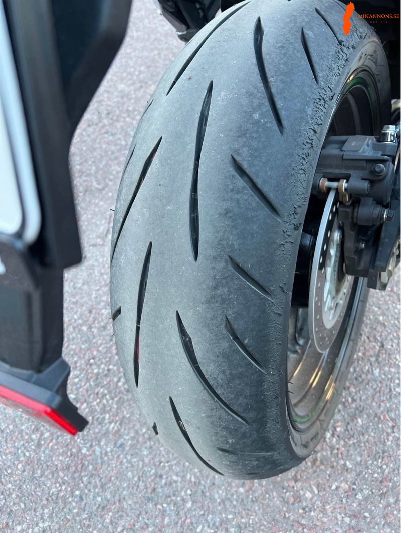 kawasaki-sx-1100