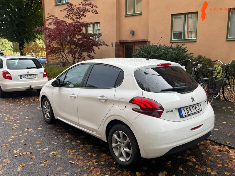peugeot-208-5-dorrar-12-puretech-82-manuell-82hk-2015