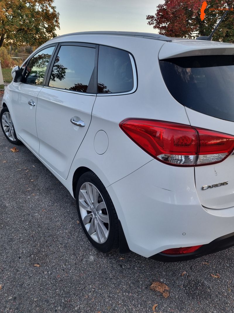 kia-carens-17-crdi-fwd