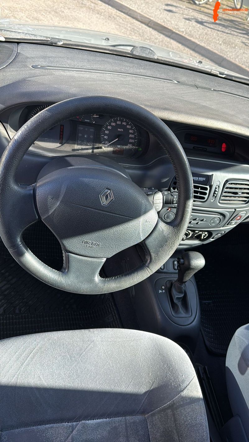 renault-megane-16-auto-nyserv-nybesk