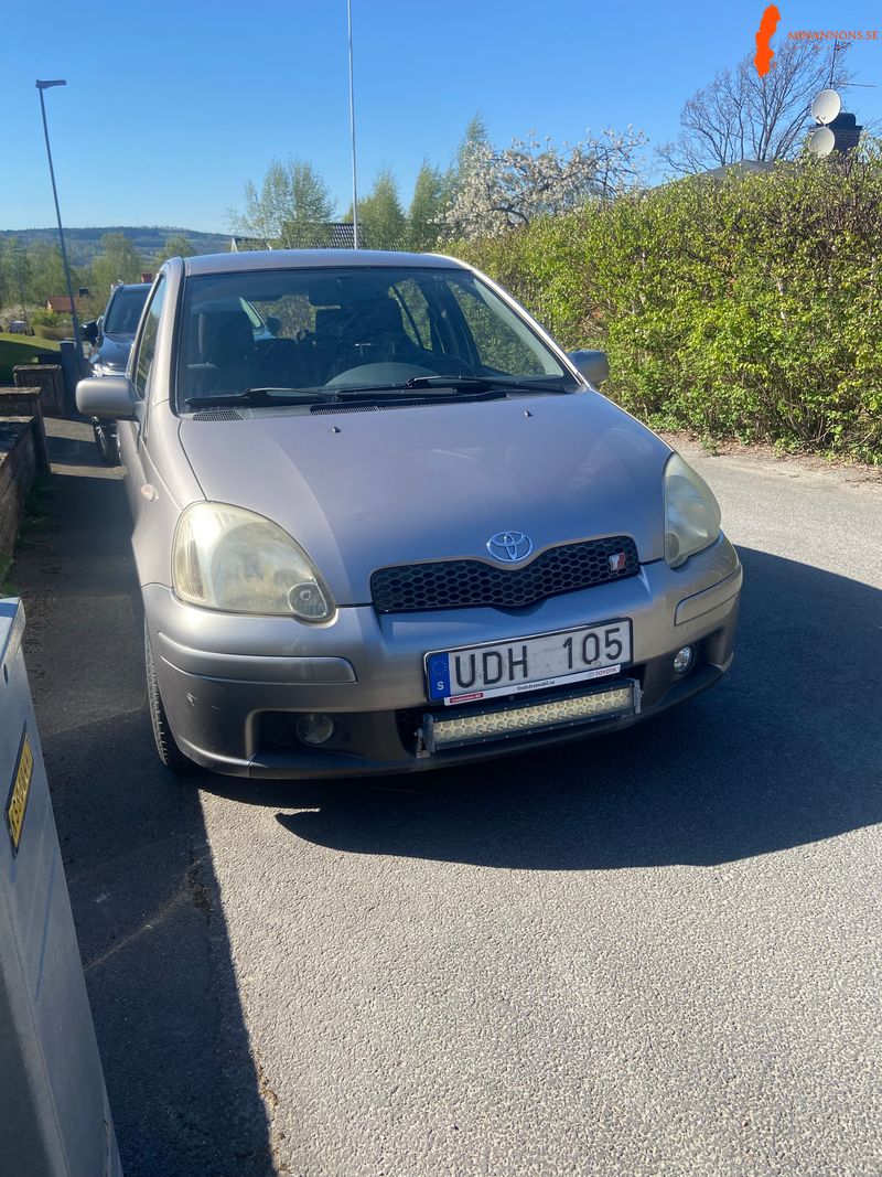 Toyota TOYOTA YARIS 1.5 16V
