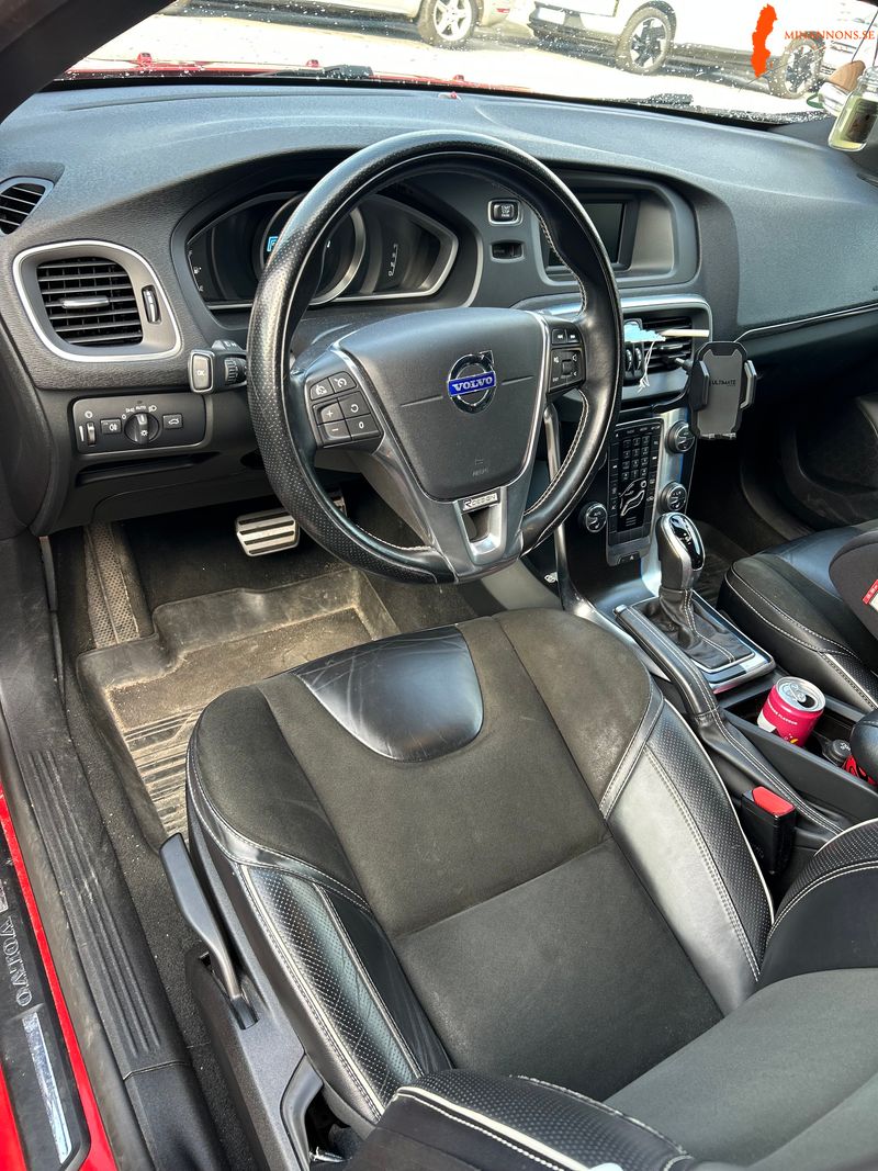 volvo-v40