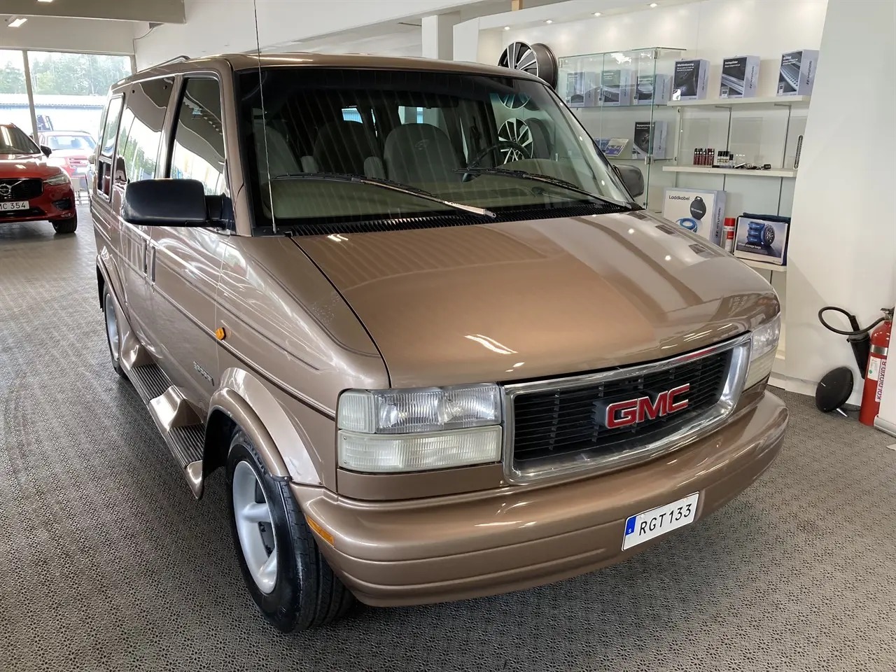 gmc-safari-conversion-van-43-v6-hydra-matic