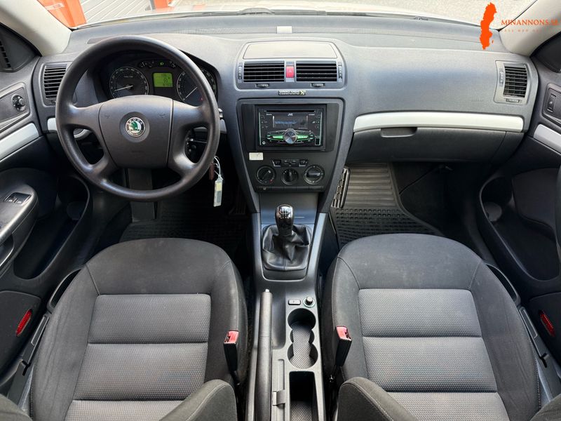 skoda-octavia-16-mpi-102-hk-2007-toppfin-endast-tva-agare