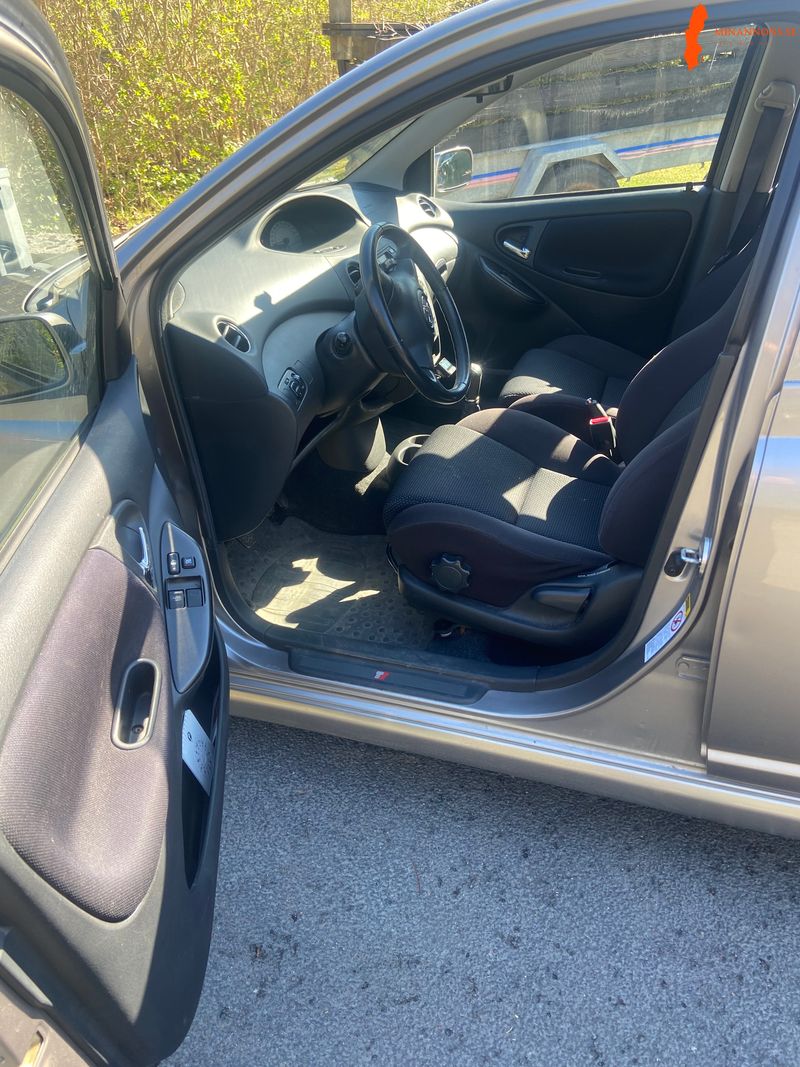 toyota-toyota-yaris-15-16v