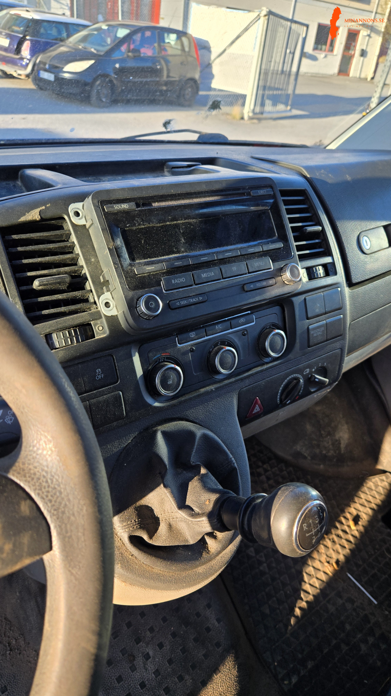 volkswagen-transporter-chassi-dubbelhytt-t32-20-tdi-4-motion-manuell-180hk-2012