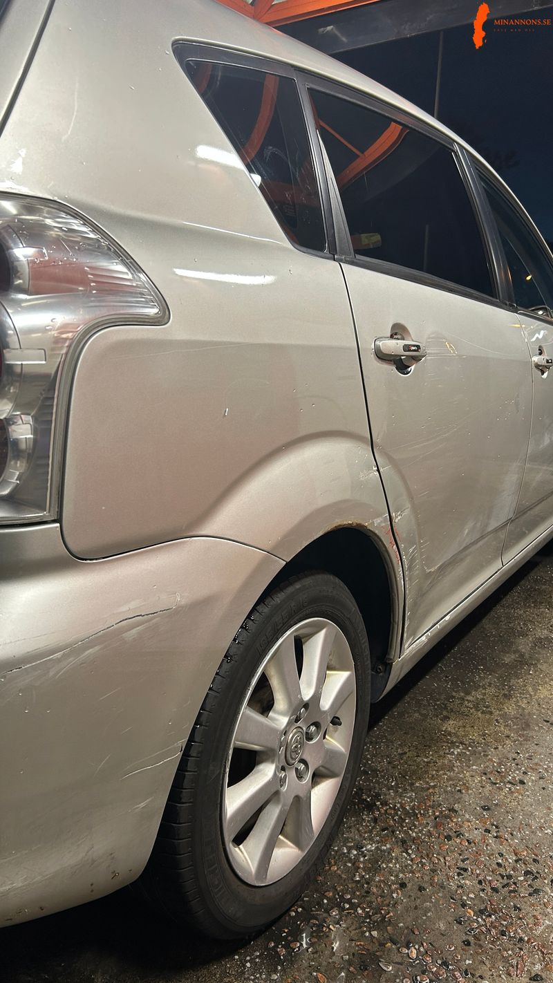 toyota-toyota-corolla-verso-18-vvt-i-fwd