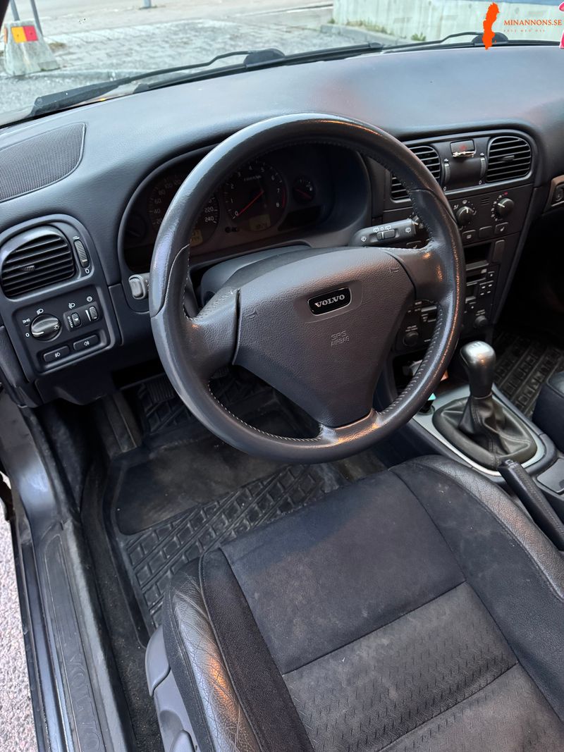 volvo-v40-20-bes-och-skatt-5agaremanuell