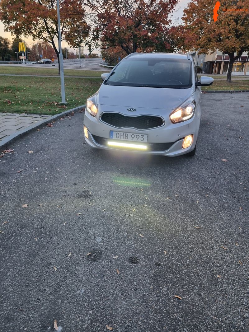 kia-carens-17-crdi-fwd