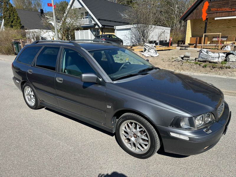 volvo-v40-20t-163-hk-classic-2004-18000-mil-nybesiktigad-fint-skick