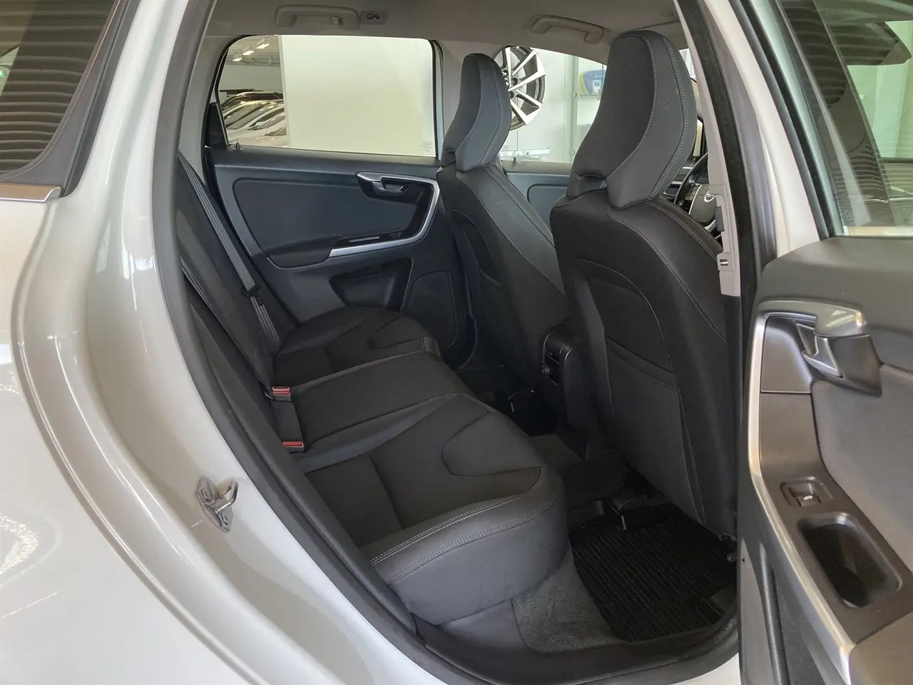 volvo-xc60-d4-awd-geartronic