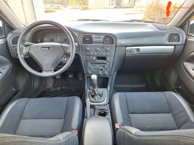 volvo-v40-20t-163hk-nybesiktigad-motorvarmare