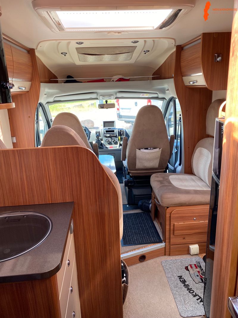 adria-coral-s670sl-2011