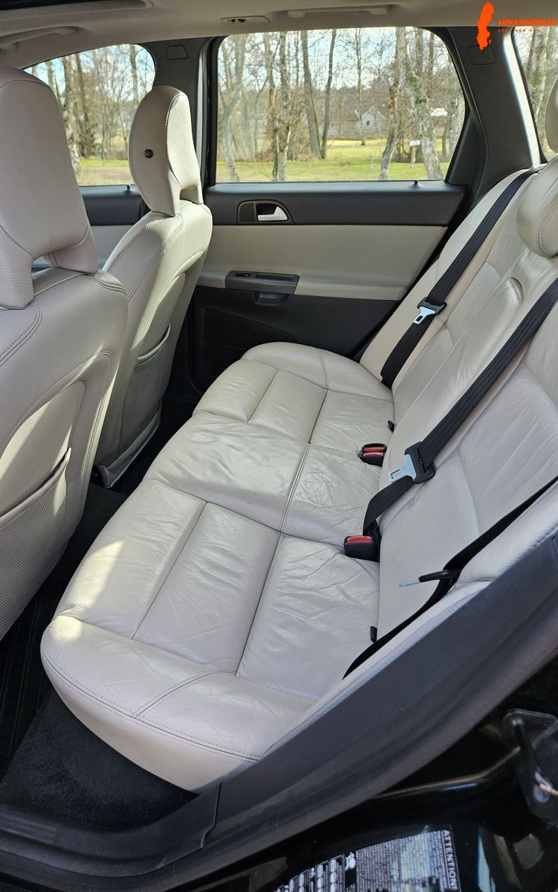 volvo-v50-24i-nybesiktad-och-nyservad