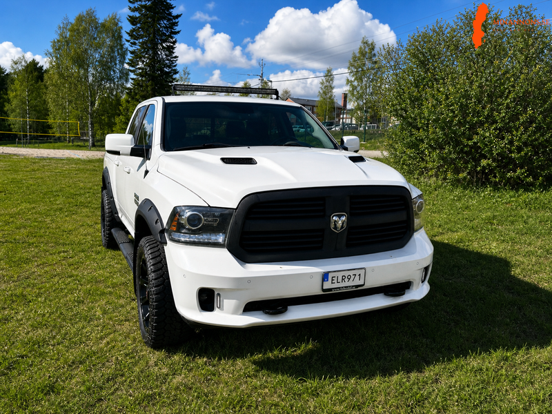 dodge-ram-1500-hemi-sport