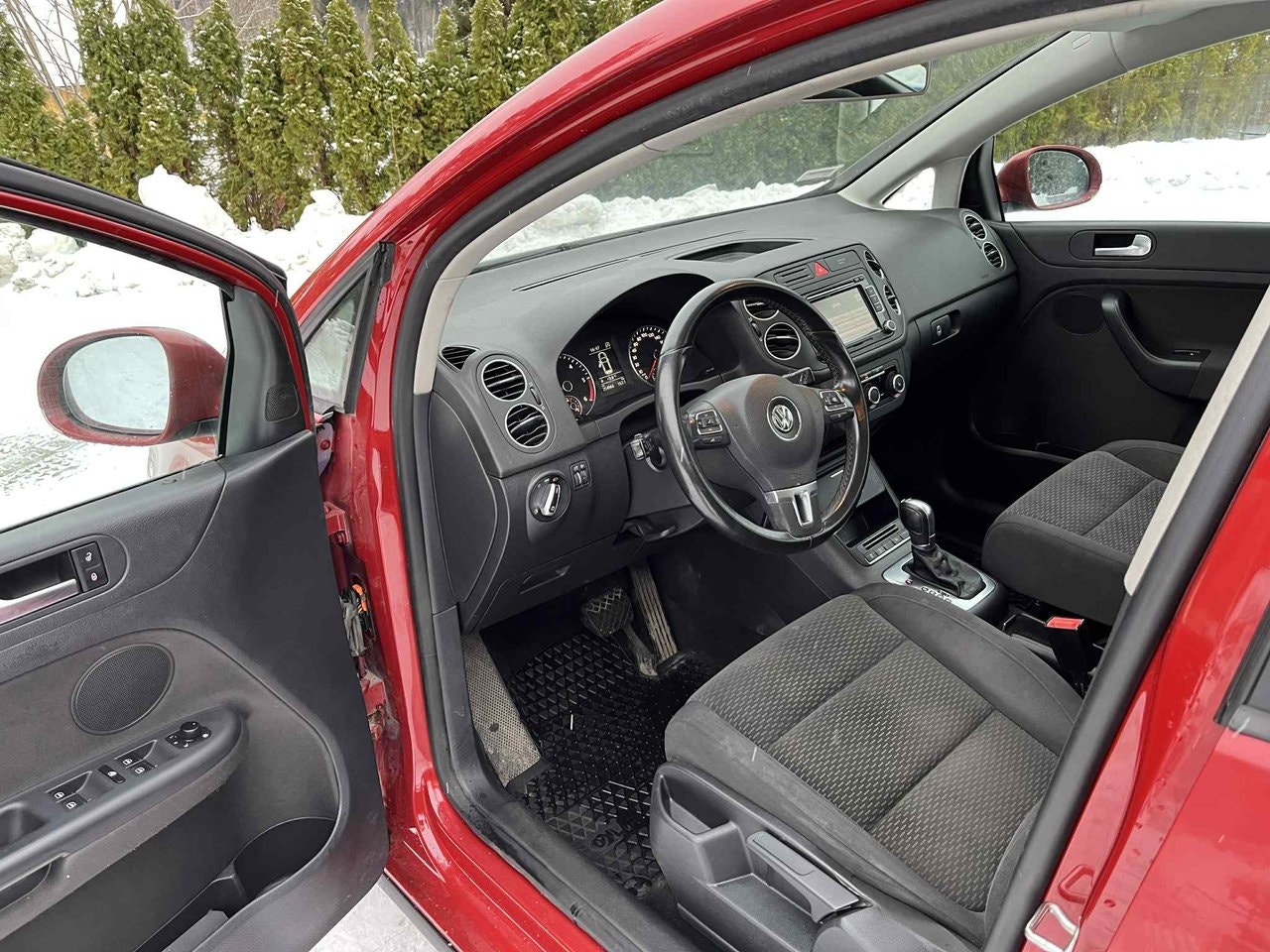 volkswagen-golf-plus-16-tdi-dpf-bmt-dsg-sekventiell