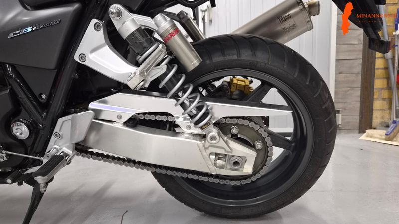 honda-cb1300-2005-endast-2897-mil-nyservad-toppskick