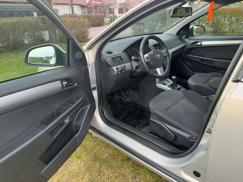 opel-astra-caravan-17-cdti-ecotec-manuell