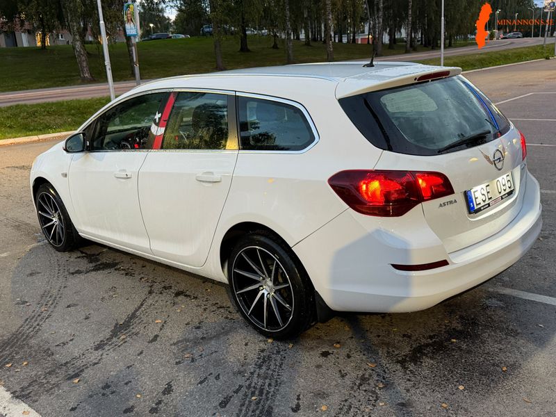 opel-astra-sports-tourer-17-cdti-ecoflex