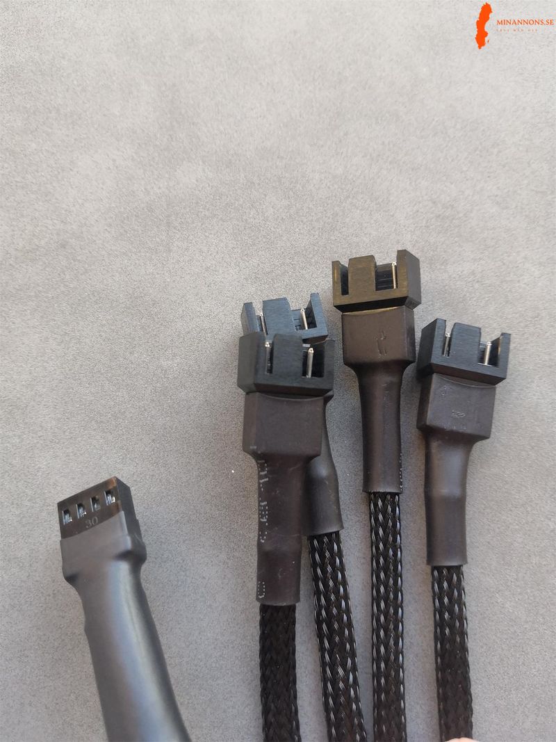 4-stift-pwm-4-datorfodral-flaktdelkabel-30cm