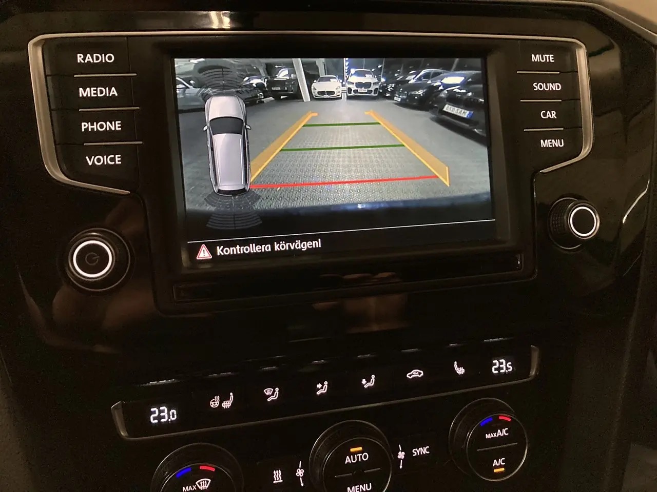 volkswagen-passat-sportscombi-20-tdi-dpf-scr-bmt