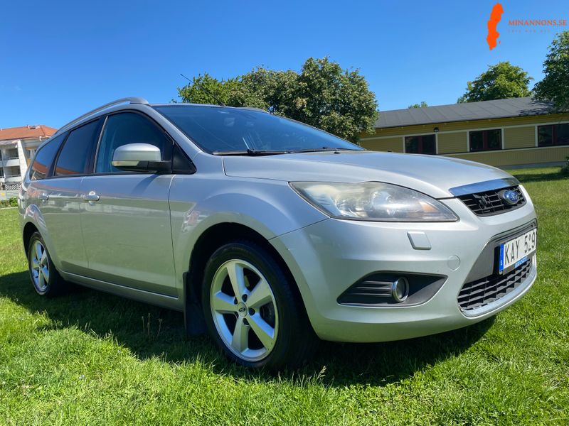 ford-focus-titanium-18-flexifuel-endast-2-brukare-sedan-ny